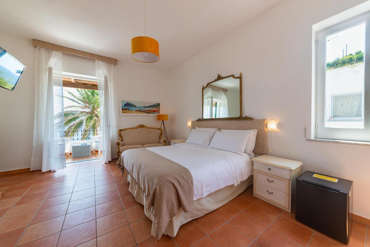 Villa Bina Sea Hotel Sant'Angelo  Bagian luar foto