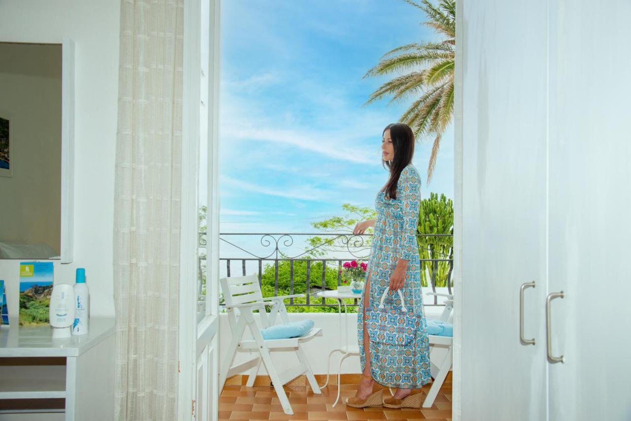 Villa Bina Sea Hotel Sant'Angelo  Bagian luar foto